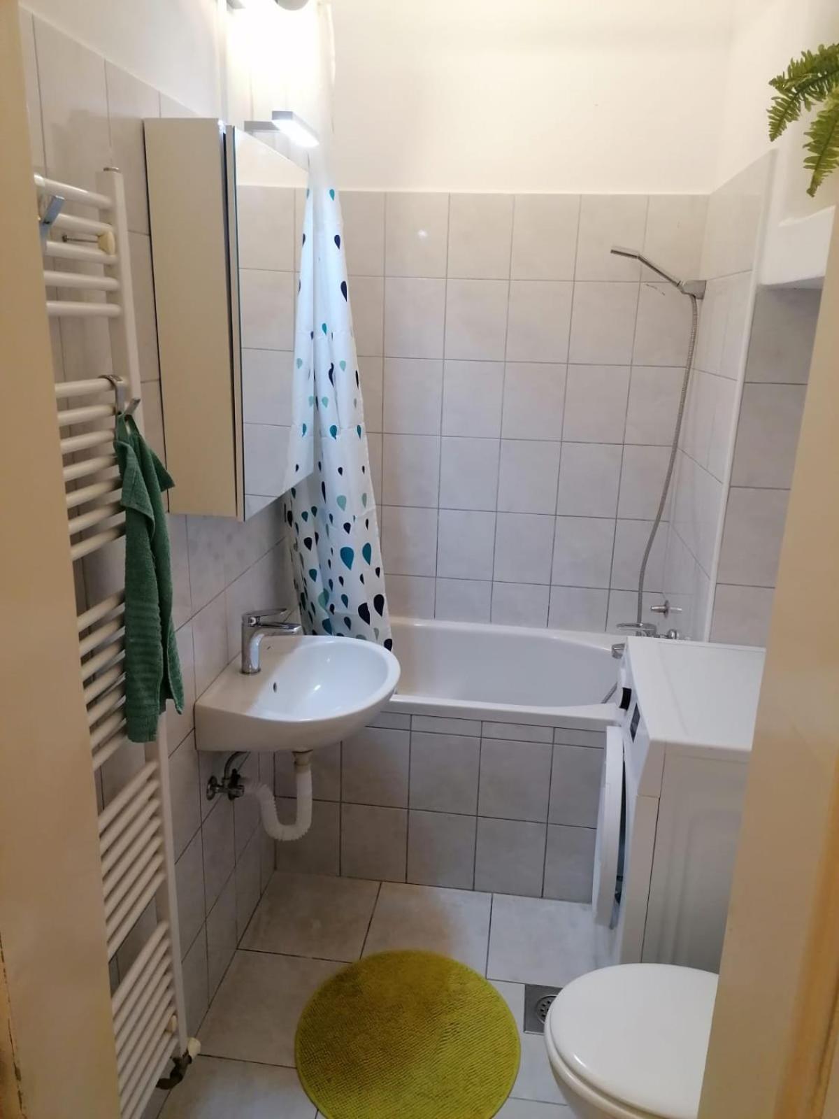 Zagreb Botanical Garden Budget Apartment Bagian luar foto